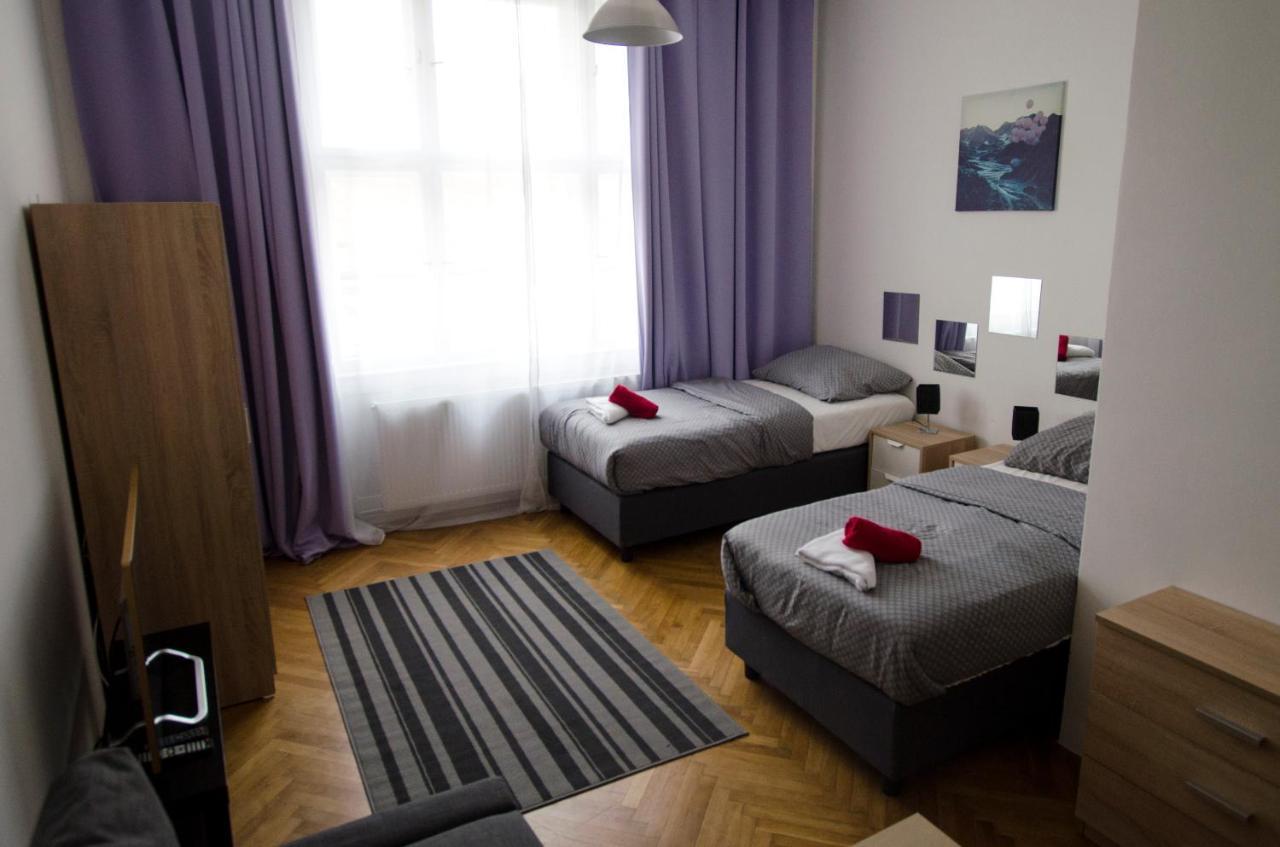 Globe Hostel Prague Adults Only Exterior photo