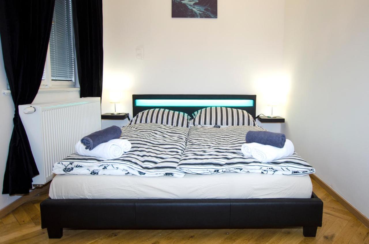 Globe Hostel Prague Adults Only Exterior photo